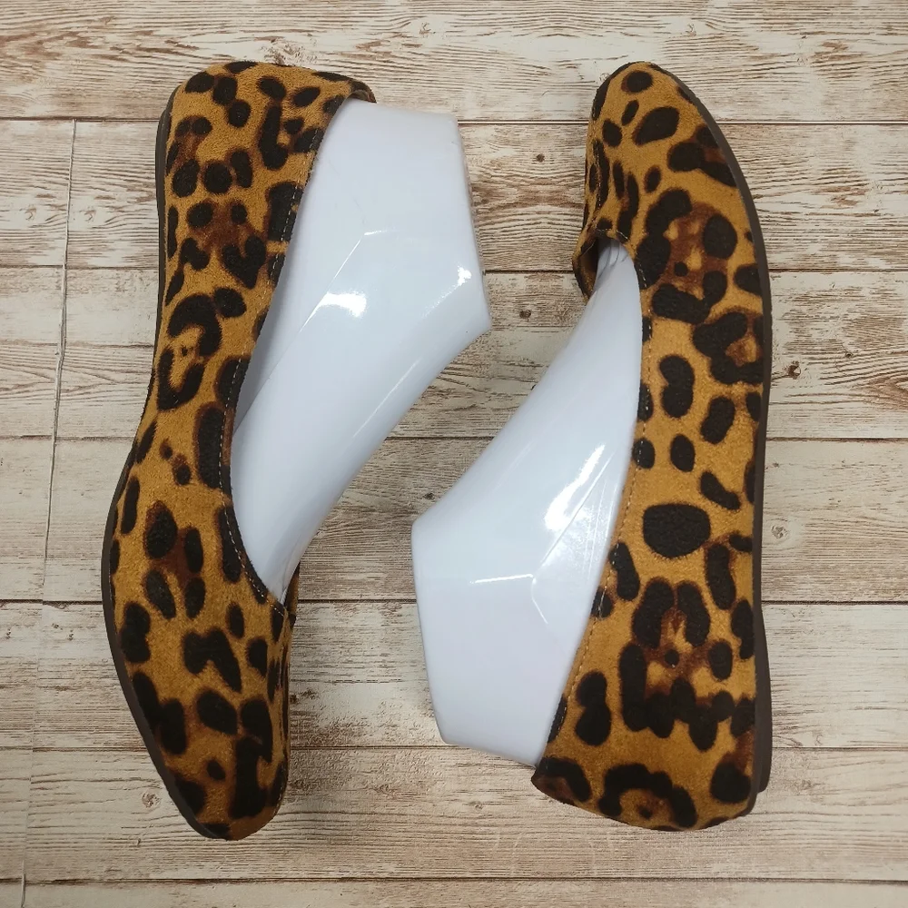 Pierre Dumas Leopard / Cheetah Print Flat Ballet Slipper Shoes Size 7 Tan Black